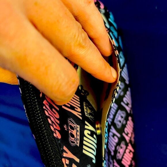 Juicy Couture Hand Bag - Picture 11 of 14